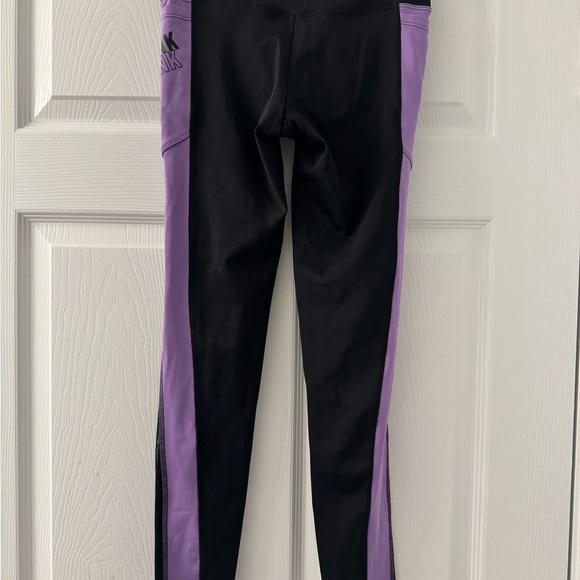 VS Pink Leggings! - Picture 3 of 4